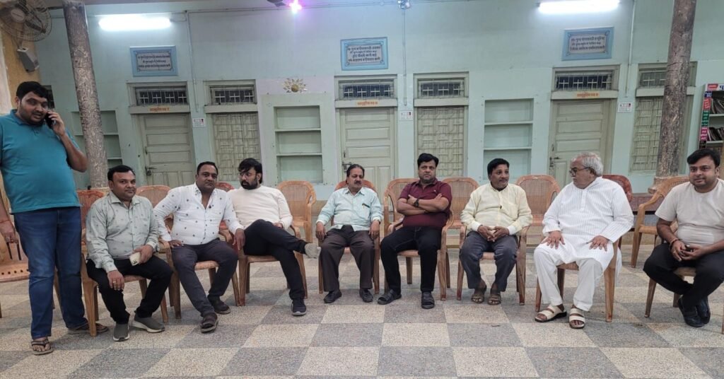 शक्ति के अग्रवाल समाज ने किया गुरुनानक देव जी की शोभा यात्रा का भव्य स्वागत, स्वागत के साथ ही स्वल्पाहार का भी किया आयोजन, अग्रवाल सभा अध्यक्ष श्यामसुंदर ने कहा-सक्ति शहर में सर्व समाज आपसी सौहाद्र एवं समन्वय की है मिशाल, श्री अग्रसेन जयंती समारोह समिति सत्र- 2024 के भी सदस्य रहे मौजूद शक्ति के अग्रवाल समाज ने किया गुरुनानक देव जी की शोभा यात्रा का भव्य स्वागत, स्वागत के साथ ही स्वल्पाहार का भी किया आयोजन, अग्रवाल सभा अध्यक्ष श्यामसुंदर ने कहा-सक्ति शहर में सर्व समाज आपसी सौहाद्र एवं समन्वय की है मिशाल, श्री अग्रसेन जयंती समारोह समिति सत्र- 2024 के भी सदस्य रहे मौजूद kshititech