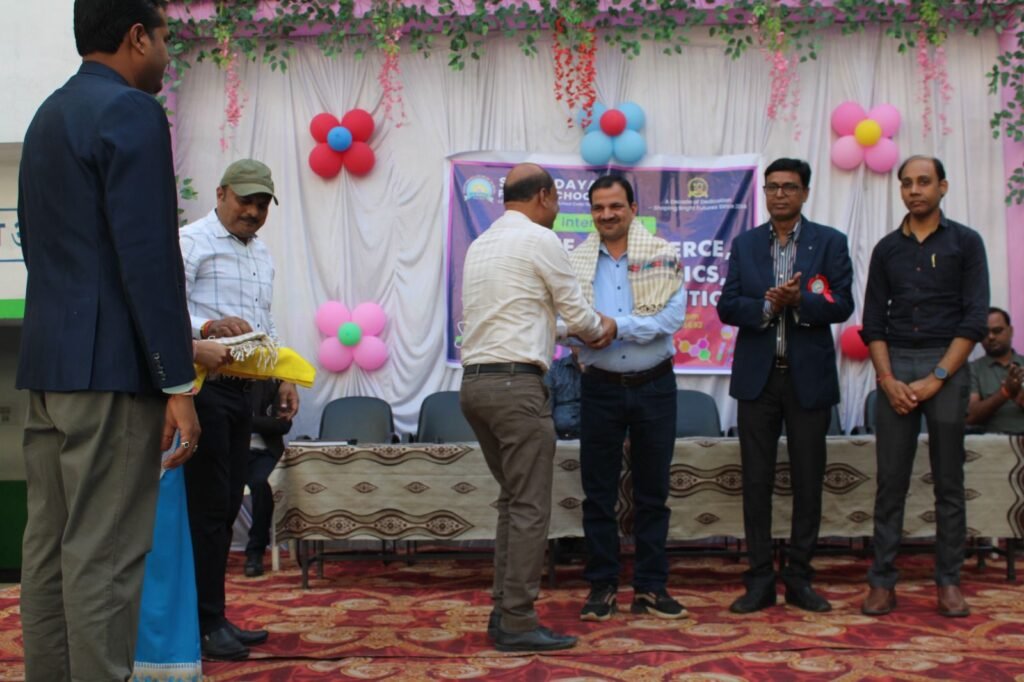 09 स्कूलों के स्टूडेंट पहुंचे सर्वोदय पब्लिक स्कूल चंद्रपुर में- साइंस एग्जीबिशन का हुआ 16 नवंबर को भव्य आयोजन, विद्यार्थियों ने प्रस्तुत किए एक से बढ़कर एक मॉडल, आगंतुक अतिथियों ने भी करी विद्यार्थियों की प्रतिभाओं की प्रशंसा kshititech