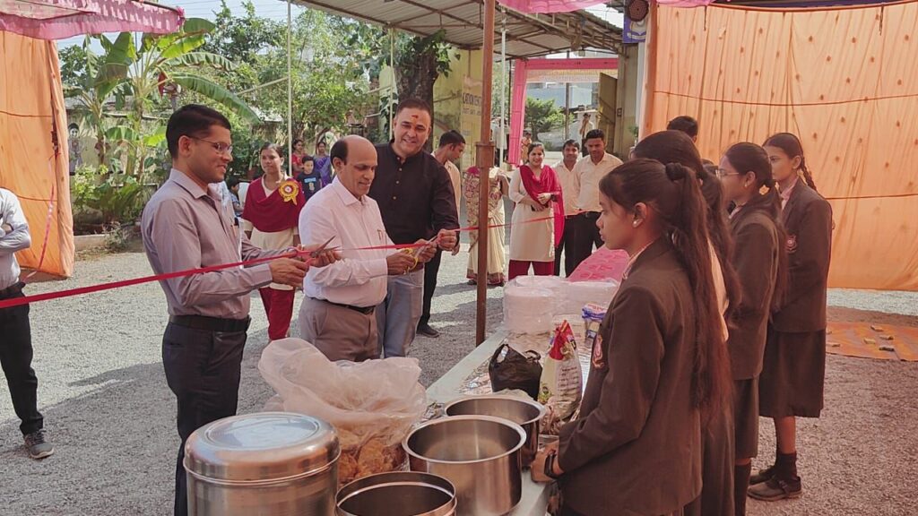 शक्ति के गुंजन एजुकेशन सेंटर में लगा सबसे भव्य आनंद मेला- जिला शिक्षा अधिकारी रहे मुख्य अतिथि के रूप में मौजूद,DEO चंद्रा ने कहा- विद्यालय में शिक्षा के साथ-साथ ऐसी गतिविधियों से भी बच्चों की प्रतिभाओं को मिलता है सामने आने का अवसर, डायरेक्टर नितिन सोनी ने कहा- विद्यालय के अध्यनरत बच्चे देश-विदेश में उच्च पदों पर हैं आसीन शक्ति के गुंजन एजुकेशन सेंटर में लगा सबसे भव्य आनंद मेला- जिला शिक्षा अधिकारी रहे मुख्य अतिथि के रूप में मौजूद,DEO चंद्रा ने कहा- विद्यालय में शिक्षा के साथ-साथ ऐसी गतिविधियों से भी बच्चों की प्रतिभाओं को मिलता है सामने आने का अवसर, डायरेक्टर नितिन सोनी ने कहा- विद्यालय के अध्यनरत बच्चे देश-विदेश में उच्च पदों पर हैं आसीन kshititech