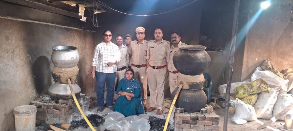 आबकारी विभाग के संभागीय उड़नदस्ता एवम सक्ती जिले की संयुक्त कार्यवाही, डभरा वृत्त में चार अलग-अलग स्थानो पर अवैध महुआ शराब एवं महुआ लहान किए गए जब्त, शक्ति जिले में अवैध महुआ शराब एवं महुआ लहान के मामलों में कार्यवाही को लेकर आबकारी विभाग सक्रिय आबकारी विभाग के संभागीय उड़नदस्ता एवम सक्ती जिले की संयुक्त कार्यवाही, डभरा वृत्त में चार अलग-अलग स्थानो पर अवैध महुआ शराब एवं महुआ लहान किए गए जब्त, शक्ति जिले में अवैध महुआ शराब एवं महुआ लहान के मामलों में कार्यवाही को लेकर आबकारी विभाग सक्रिय kshititech
