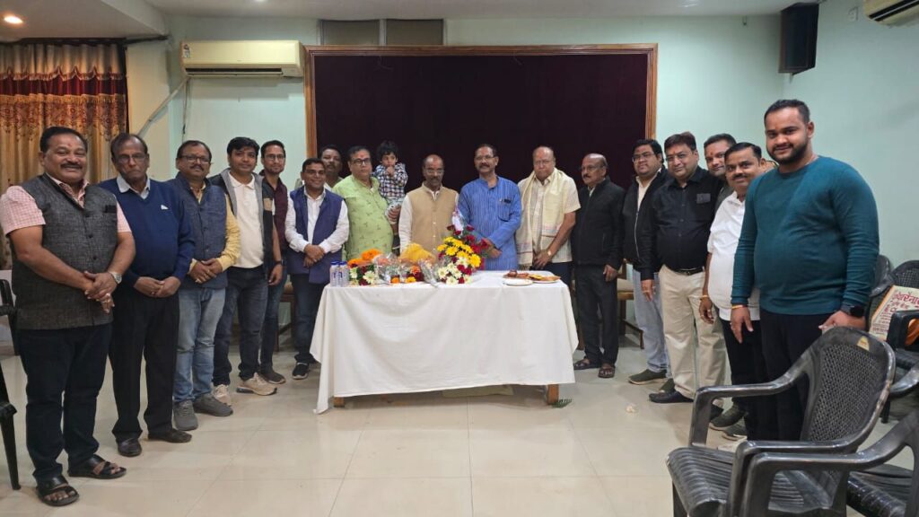 सेवा तथा रचनात्मक कार्यों के साथ मना पूर्व नगर पालिका अध्यक्ष रामअवतार का जन्मदिन- 25 नवंबर की शाम गिरिराज रेन बसेरा में अपने प्रशंसकों के बीच काटा केक, सिद्ध श्री हनुमान मंदिर थाना चौक में करी पूजा- अर्चना, 70 वर्ष पूर्ण कर 71वें वर्ष में प्रवेश किया रामावतार ने kshititech