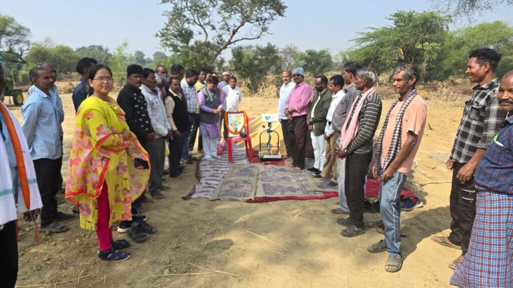 शक्ति के धान खरीदी केंद्र में धान खरीदी कार्य का हुआ शुभारंभ, भाजपा नेता अनूप एवंम रामनरेश ने कहा- विष्णु देव की सरकार ने वायदे के अनुरूप किसानों का खरीदा है धान एवं पूरे देश में किसानों के हित में काम करने वाली है विष्णु देव की सरकार शक्ति के धान खरीदी केंद्र में धान खरीदी कार्य का हुआ शुभारंभ, भाजपा नेता अनूप एवंम रामनरेश ने कहा- विष्णु देव की सरकार ने वायदे के अनुरूप किसानों का खरीदा है धान एवं पूरे देश में किसानों के हित में काम करने वाली है विष्णु देव की सरकार kshititech