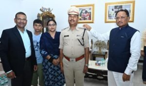 शक्ति के हरीश राठौर को मिली पुलिस अधीक्षक के पद पर पदोन्नति,साल 2001 में डीएसपी के पद पर प्रथम चयन हुआ था हरीश का, सीएसईबी शक्ति में पवन राठौर के ज्येष्ठ भ्राता है हरीश, श्याम मुख्यमंत्री विष्णु देव साय ने दी बधाई kshititech