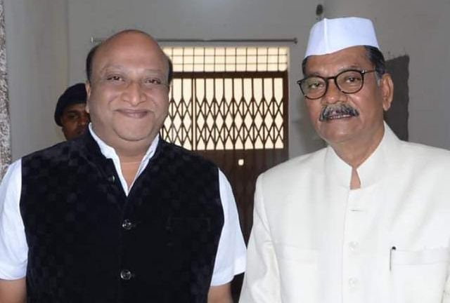 शहर वासियों ने किया विधायक महंत जी का धन्यवाद- नगर पालिका शक्ति का सामुदायिक भवन होगा वातानुकूलित, विधायक प्रतिनिधि गेवाडीन की मांग पर नेता प्रतिपक्ष महंत जी ने दी 5 लाख की स्वीकृति, शक्ति का सामुदायिक भवन मांगलिक एवं अन्य सार्वजनिक कार्यों में होता है उपयोग,गेवाडीन ने कहा- विकास पुरुष है महंत जी kshititech