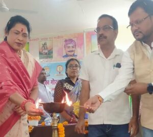 सकती जेठा के सरकारी कॉलेज में एक दिवसीय संगोष्ठी का कार्यक्रम हुआ संपन्न, जनजातीय गौरव दिवस के रूप में यूनिवर्सिटी के निर्देश पर आयोजित था कार्यक्रम, आगंतुक अतिथियों ने गौरवशाली इतिहास पर दी जानकारी सकती जेठा के सरकारी कॉलेज में एक दिवसीय संगोष्ठी का कार्यक्रम हुआ संपन्न, जनजातीय गौरव दिवस के रूप में यूनिवर्सिटी के निर्देश पर आयोजित था कार्यक्रम, आगंतुक अतिथियों ने गौरवशाली इतिहास पर दी जानकारी kshititech
