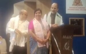 समाज सेविका हेमलता बंसल का अग्रवाल सभा रायपुर ने प्रदेश स्तरीय मंच पर किया सम्मान, स्वर्ण भूमि में सामूहिक तुलसी विवाह एवं एकादशी उद्यापन में प्रमुख योगदान दिया था हेमलता बंसल ने, 25 वर्षों से समाज सेवा एवं धर्म के क्षेत्र में अग्रणी भूमिका निभा रही है हेमलता kshititech