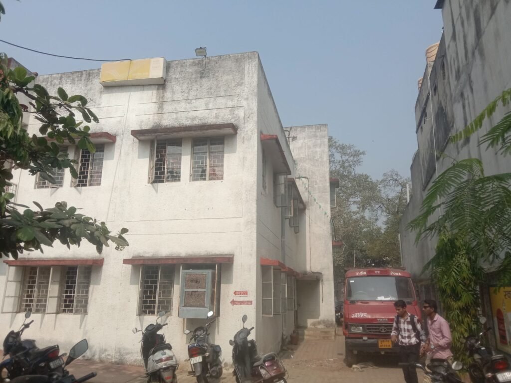 शक्ति जिला मुख्यालय का मुख्य डाकघर जूझ रहा कर्मचारियों की कमी से, पासबुक प्रिंट करवाना हो तो दोपहर 02 बजे के बाद होती है प्रिंटिंग, एक कर्मचारी एक दिन में दो डाकघरो की संभालता है जिम्मेदारी, कैसे होगा मोदी सरकार की डाकघर बचत योजनाओं का बेहतर क्रियान्वयन शक्ति जिला मुख्यालय का मुख्य डाकघर जूझ रहा कर्मचारियों की कमी से, पासबुक प्रिंट करवाना हो तो दोपहर 02 बजे के बाद होती है प्रिंटिंग, एक कर्मचारी एक दिन में दो डाकघरो की संभालता है जिम्मेदारी, कैसे होगा मोदी सरकार की डाकघर बचत योजनाओं का बेहतर क्रियान्वयन kshititech