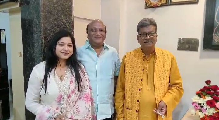 रीना का जन्मदिन बना खास-छत्तीसगढ़ विधानसभा के नेता प्रतिपक्ष महंत जी पहुंचे रीना के निवास, रीना के जन्मदिन पर दी बधाई,सुबह से ही बधाई देने वाले प्रशंसकों का रहा जमावड़ा, प्रदेश की दिग्गज राजनैतिक, सामाजिक हस्तियों ने भी दी रीना गेवाडीन को जन्मदिन की बधाई रीना का जन्मदिन बना खास-छत्तीसगढ़ विधानसभा के नेता प्रतिपक्ष महंत जी पहुंचे रीना के निवास, रीना के जन्मदिन पर दी बधाई,सुबह से ही बधाई देने वाले प्रशंसकों का रहा जमावड़ा, प्रदेश की दिग्गज राजनैतिक, सामाजिक हस्तियों ने भी दी रीना गेवाडीन को जन्मदिन की बधाई kshititech