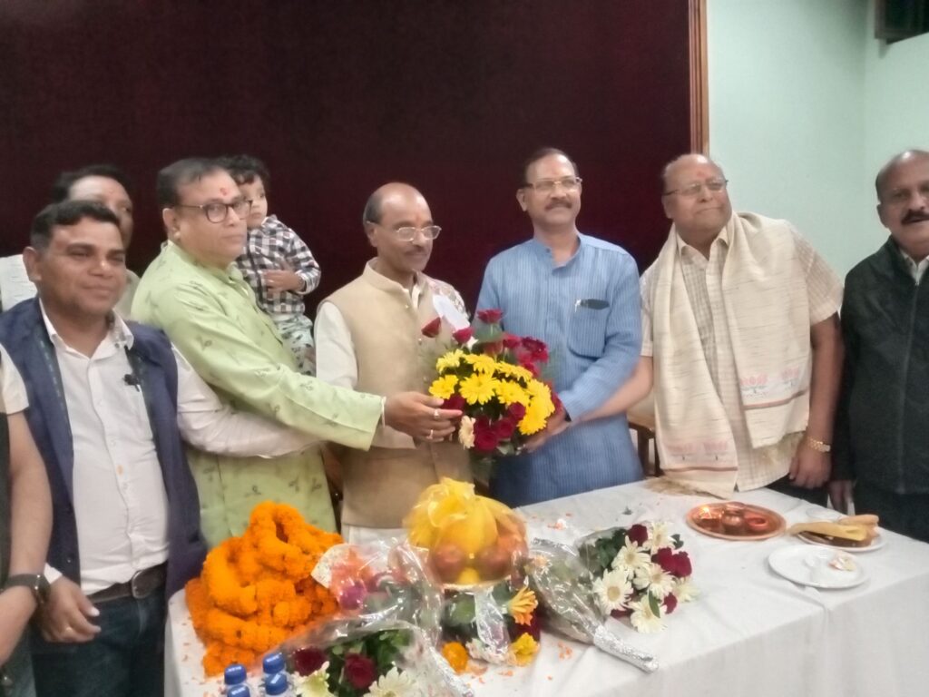 सेवा तथा रचनात्मक कार्यों के साथ मना पूर्व नगर पालिका अध्यक्ष रामअवतार का जन्मदिन- 25 नवंबर की शाम गिरिराज रेन बसेरा में अपने प्रशंसकों के बीच काटा केक, सिद्ध श्री हनुमान मंदिर थाना चौक में करी पूजा- अर्चना, 70 वर्ष पूर्ण कर 71वें वर्ष में प्रवेश किया रामावतार ने kshititech