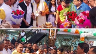 जन्मदिन पर भोले के दरबार में पहुंचे महंत- मेरे कार्यकर्ता एवं वरिष्ठ जनों का आशीर्वाद ही है मेरी पूंजी, अपने जन्मदिन पर बोले नेता प्रतिपक्ष महंत जी, कार्यकर्ताओं एवं समर्थकों के बीच मनाया महंत ने अपना जन्मदिन,जन्मदिन पर हुआ निशुल्क चिकित्सा जांच शिविर का आयोजन, शक्ति के बिसाहू दास महंत उद्यान में हुआ दोपहर भंडारे का आयोजन, जगह-जगह कार्यकर्ताओं ने मनाया जन्मदिन kshititech