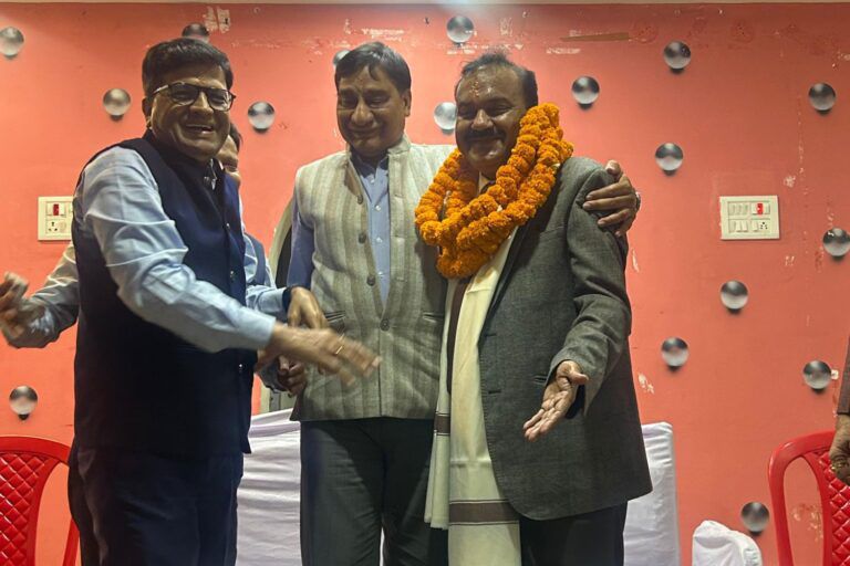 देश के CA की सर्वोच्च संवैधानिक संस्था ICAI में पहुंचने वाले शक्ति के प्रतिष्ठित CA दिनेश अग्रवाल का शक्ति शहर वासियों ने किया सम्मान, दिनेश ने कहा-सक्ति है मेरी जन्मभूमि,व्यापार हित के लिए अच्छे सुझाव के माध्यम से नीति निर्धारण में रखूंगा बातें, अग्रवाल सभा अध्यक्ष श्यामसुंदर ने कहा- दिनेश जी हैं पूरे छत्तीसगढ़ के गौरव देश के CA की सर्वोच्च संवैधानिक संस्था ICAI में पहुंचने वाले शक्ति के प्रतिष्ठित CA दिनेश अग्रवाल का शक्ति शहर वासियों ने किया सम्मान, दिनेश ने कहा-सक्ति है मेरी जन्मभूमि,व्यापार हित के लिए अच्छे सुझाव के माध्यम से नीति निर्धारण में रखूंगा बातें, अग्रवाल सभा अध्यक्ष श्यामसुंदर ने कहा- दिनेश जी हैं पूरे छत्तीसगढ़ के गौरव kshititech