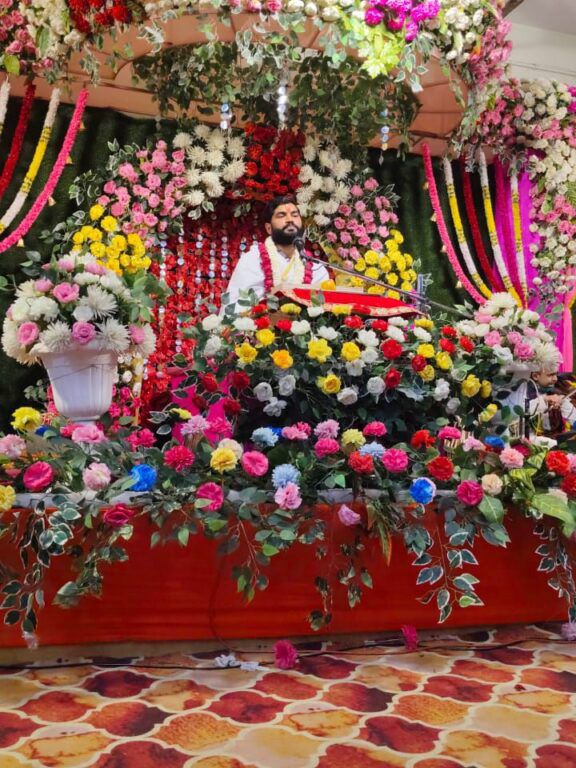 शक्ति की हटरी धर्मशाला में चल रहा श्रीमद् भागवत कथा का आयोजन,वृंदावन से पधारे भागवत कथा वाचक विभिन्न प्रसंगों के माध्यम से करा रहे कथा का रसपान, महिला सदस्य जुटे हैं आयोजन को मूर्त रूप देने में, पूरा शहर डूबा है प्रभु की भक्ति में शक्ति की हटरी धर्मशाला में चल रहा श्रीमद् भागवत कथा का आयोजन,वृंदावन से पधारे भागवत कथा वाचक विभिन्न प्रसंगों के माध्यम से करा रहे कथा का रसपान, महिला सदस्य जुटे हैं आयोजन को मूर्त रूप देने में, पूरा शहर डूबा है प्रभु की भक्ति में kshititech