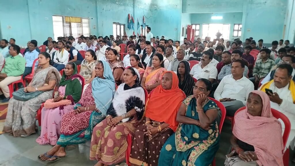 9 दिसंबर को जिला कांग्रेस कमेटी शक्ति ने किया संविधान रक्षक अभिया, नेता प्रतिपक्ष चरण दास महंत ने कहा सविधान सबके हैं सबके के लिए रहेगा, जिले के सभी कांग्रेस विधायक रहे मौजूद kshititech