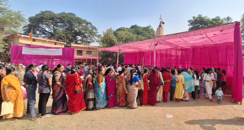 7000 श्रद्धालुओं ने ग्रहण किया दत्त भोग प्रसाद,15 दिसंबर को संपन्न हुआ दत्तात्रेय जयंती महोत्सव, ट्रस्ट के अध्यक्ष हरिवल्लभ अग्रवाल के मार्गदर्शन में हुए जयंती महोत्सव का आयोजन 7000 श्रद्धालुओं ने ग्रहण किया दत्त भोग प्रसाद,15 दिसंबर को संपन्न हुआ दत्तात्रेय जयंती महोत्सव, ट्रस्ट के अध्यक्ष हरिवल्लभ अग्रवाल के मार्गदर्शन में हुए जयंती महोत्सव का आयोजन kshititech