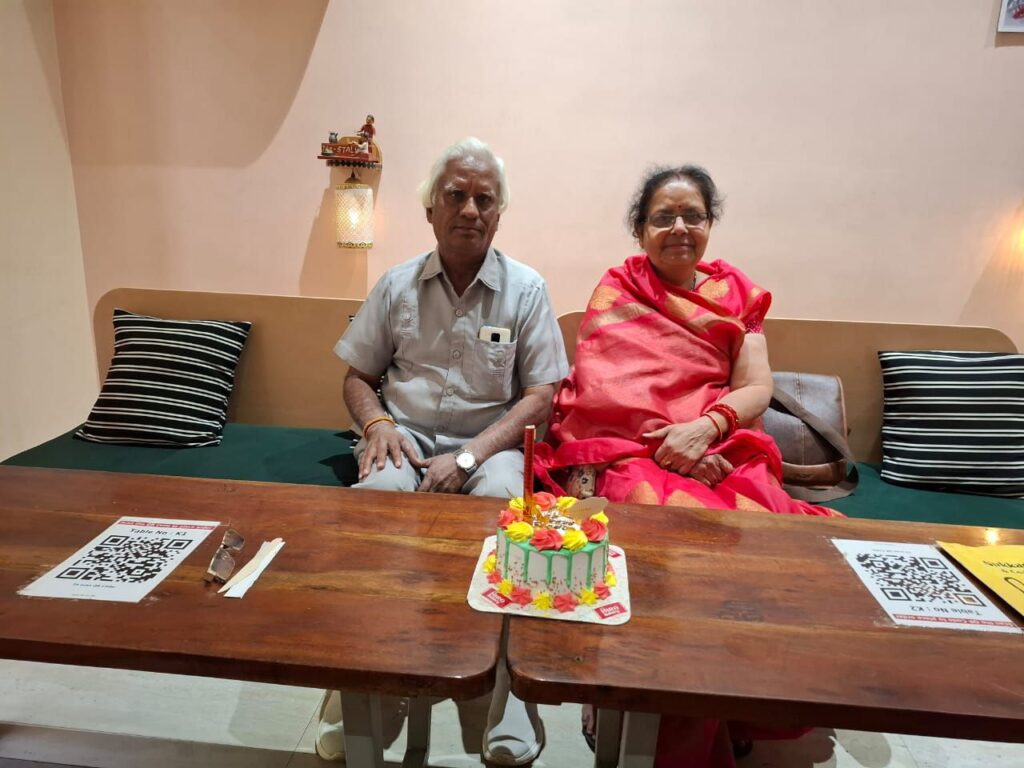 आचार्य का जन्मदिन-जर्नलिस्ट वेलफेयर यूनियन के उपाध्यक्ष महेश आचार्य को यूनियन के पदाधिकारियो ने दी निवास पर पहुंचकर जन्मदिन की बधाई, प्रदेश अध्यक्ष अमित गौतम की उपस्थिति में नुक्कड़ कैफे में केक काट कर मनाया गया जन्मदिन,तिलका,मुक्ता,राहुल,महंत भी रहे मौजूद आचार्य का जन्मदिन-जर्नलिस्ट वेलफेयर यूनियन के उपाध्यक्ष महेश आचार्य को यूनियन के पदाधिकारियो ने दी निवास पर पहुंचकर जन्मदिन की बधाई, प्रदेश अध्यक्ष अमित गौतम की उपस्थिति में नुक्कड़ कैफे में केक काट कर मनाया गया जन्मदिन,तिलका,मुक्ता,राहुल,महंत भी रहे मौजूद kshititech