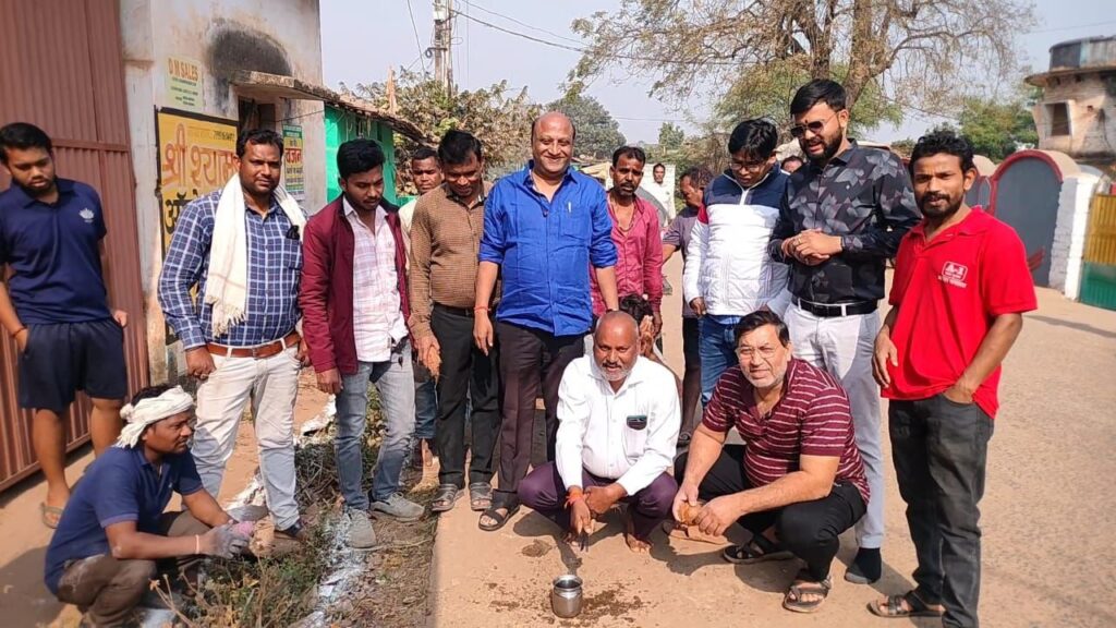महंत जी के नगर पालिका में विधायक प्रतिनिधि नरेश गेवाडीन ने 14 लाख रूपये से बनने वाली दो आरसीसी नाली निर्माण का किया भूमि पूजन,गेवाडीन ने कहा- विधायक महंत जी एवं नगर पालिका अध्यक्ष जी के प्रयासों से शहर में विकास के काम हो रहे तेजी से महंत जी के नगर पालिका में विधायक प्रतिनिधि नरेश गेवाडीन ने 14 लाख रूपये से बनने वाली दो आरसीसी नाली निर्माण का किया भूमि पूजन,गेवाडीन ने कहा- विधायक महंत जी एवं नगर पालिका अध्यक्ष जी के प्रयासों से शहर में विकास के काम हो रहे तेजी से kshititech