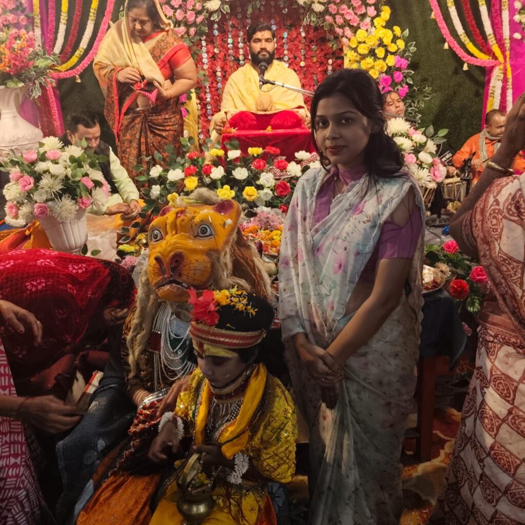 शक्ति की हटरी धर्मशाला में चल रहा श्रीमद् भागवत कथा का आयोजन,वृंदावन से पधारे भागवत कथा वाचक विभिन्न प्रसंगों के माध्यम से करा रहे कथा का रसपान, महिला सदस्य जुटे हैं आयोजन को मूर्त रूप देने में, पूरा शहर डूबा है प्रभु की भक्ति में शक्ति की हटरी धर्मशाला में चल रहा श्रीमद् भागवत कथा का आयोजन,वृंदावन से पधारे भागवत कथा वाचक विभिन्न प्रसंगों के माध्यम से करा रहे कथा का रसपान, महिला सदस्य जुटे हैं आयोजन को मूर्त रूप देने में, पूरा शहर डूबा है प्रभु की भक्ति में kshititech