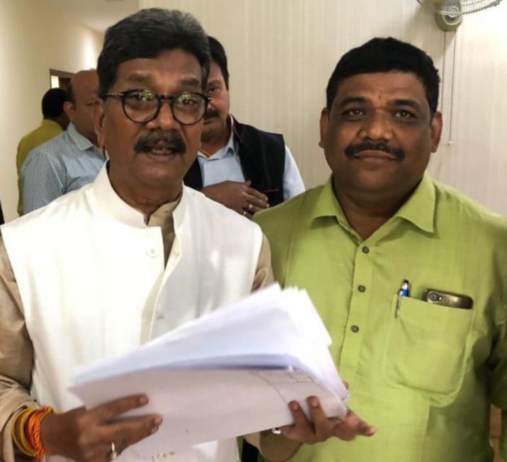 शक्ति के विधायक महंत जी ने खोल दिया है अपने क्षेत्र में विकास का पिटारा, लाखों- करोड़ों रुपए ग्रामीणों की मांग पर किए स्वीकृत,महंत जी के शिक्षा विभाग के प्रतिनिधि एडवोकेट गिरधर जायसवाल ने दी जानकारी, विकास पुरुष के रूप में अपनी पहचान बनाई है महंत जी ने शक्ति के विधायक महंत जी ने खोल दिया है अपने क्षेत्र में विकास का पिटारा, लाखों- करोड़ों रुपए ग्रामीणों की मांग पर किए स्वीकृत,महंत जी के शिक्षा विभाग के प्रतिनिधि एडवोकेट गिरधर जायसवाल ने दी जानकारी, विकास पुरुष के रूप में अपनी पहचान बनाई है महंत जी ने kshititech