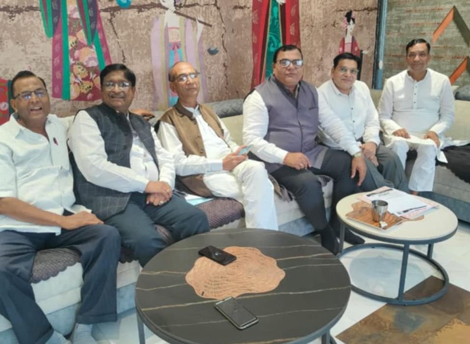 देश के प्रमुख तीर्थ स्थलों की स्पेशल ट्रेन से धार्मिक यात्रा निकालेगा छत्तीसगढ़ प्रांतीय अग्रवाल संगठन, 8 दिसंबर को बिलासपुर में संपन्न बैठक में बनी यात्रा की रूपरेखा, राजेंद्र अग्रवाल राजू बनाए गए यात्रा प्रभारी, 22 दिसंबर से संगठन के पदाधिकारी प्रदेश में करेंगे दौरा देश के प्रमुख तीर्थ स्थलों की स्पेशल ट्रेन से धार्मिक यात्रा निकालेगा छत्तीसगढ़ प्रांतीय अग्रवाल संगठन, 8 दिसंबर को बिलासपुर में संपन्न बैठक में बनी यात्रा की रूपरेखा, राजेंद्र अग्रवाल राजू बनाए गए यात्रा प्रभारी, 22 दिसंबर से संगठन के पदाधिकारी प्रदेश में करेंगे दौरा kshititech