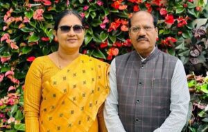 महंत दंपति पहुंचे पूर्व कांग्रेस जिला अध्यक्ष रश्मि गबेल के निवास, डिप्टी कलेक्टर बिटिया मधु गबेल के वैवाहिक कार्यक्रम में शिरकत कर दिया आशीर्वाद,गबेल परिवार ने भी महंत जी के जन्मदिन का किया आयोजन,महंत जी के साथ शक्ति एवं जांजगीर चांपा जिले के भी कांग्रेस विधायक हुए शामिल महंत दंपति पहुंचे पूर्व कांग्रेस जिला अध्यक्ष रश्मि गबेल के निवास, डिप्टी कलेक्टर बिटिया मधु गबेल के वैवाहिक कार्यक्रम में शिरकत कर दिया आशीर्वाद,गबेल परिवार ने भी महंत जी के जन्मदिन का किया आयोजन,महंत जी के साथ शक्ति एवं जांजगीर चांपा जिले के भी कांग्रेस विधायक हुए शामिल kshititech