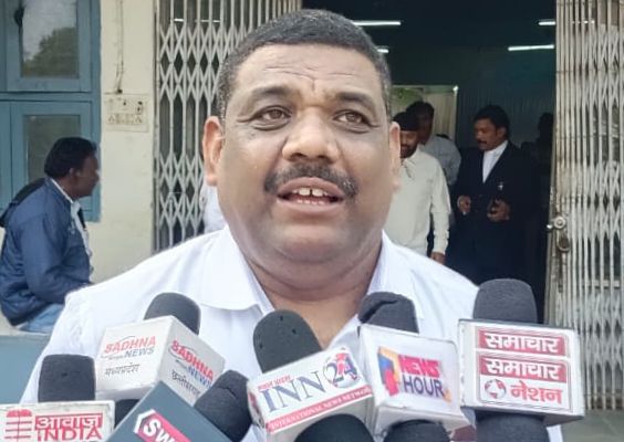 शक्ति जिले के कांग्रेस नेता गिरधर जायसवाल ने भाजपा सरकार पर किया प्रहार कहा मोदी की गारंटी के संकल्प पत्र को भी पूरा नहीं कर पा रही है सरकार, चारों ओर अराजकता का वातावरण, गिरधर ने कहा -स्थानीय निकाय एवं पंचायत चुनाव में मतदाता दिखाएंगे सरकार को सबक शक्ति जिले के कांग्रेस नेता गिरधर जायसवाल ने भाजपा सरकार पर किया प्रहार कहा मोदी की गारंटी के संकल्प पत्र को भी पूरा नहीं कर पा रही है सरकार, चारों ओर अराजकता का वातावरण, गिरधर ने कहा -स्थानीय निकाय एवं पंचायत चुनाव में मतदाता दिखाएंगे सरकार को सबक kshititech