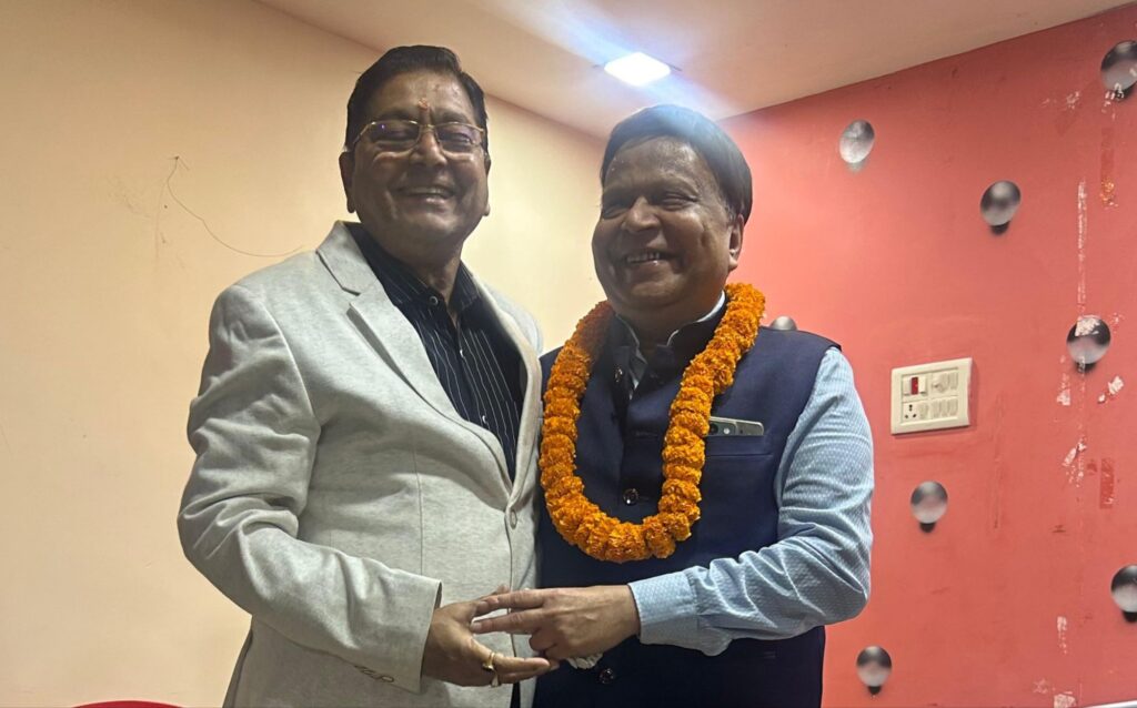 देश के CA की सर्वोच्च संवैधानिक संस्था ICAI में पहुंचने वाले शक्ति के प्रतिष्ठित CA दिनेश अग्रवाल का शक्ति शहर वासियों ने किया सम्मान, दिनेश ने कहा-सक्ति है मेरी जन्मभूमि,व्यापार हित के लिए अच्छे सुझाव के माध्यम से नीति निर्धारण में रखूंगा बातें, अग्रवाल सभा अध्यक्ष श्यामसुंदर ने कहा- दिनेश जी हैं पूरे छत्तीसगढ़ के गौरव देश के CA की सर्वोच्च संवैधानिक संस्था ICAI में पहुंचने वाले शक्ति के प्रतिष्ठित CA दिनेश अग्रवाल का शक्ति शहर वासियों ने किया सम्मान, दिनेश ने कहा-सक्ति है मेरी जन्मभूमि,व्यापार हित के लिए अच्छे सुझाव के माध्यम से नीति निर्धारण में रखूंगा बातें, अग्रवाल सभा अध्यक्ष श्यामसुंदर ने कहा- दिनेश जी हैं पूरे छत्तीसगढ़ के गौरव kshititech