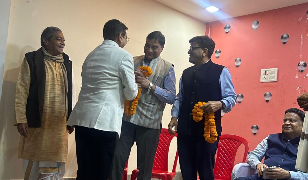 देश के CA की सर्वोच्च संवैधानिक संस्था ICAI में पहुंचने वाले शक्ति के प्रतिष्ठित CA दिनेश अग्रवाल का शक्ति शहर वासियों ने किया सम्मान, दिनेश ने कहा-सक्ति है मेरी जन्मभूमि,व्यापार हित के लिए अच्छे सुझाव के माध्यम से नीति निर्धारण में रखूंगा बातें, अग्रवाल सभा अध्यक्ष श्यामसुंदर ने कहा- दिनेश जी हैं पूरे छत्तीसगढ़ के गौरव देश के CA की सर्वोच्च संवैधानिक संस्था ICAI में पहुंचने वाले शक्ति के प्रतिष्ठित CA दिनेश अग्रवाल का शक्ति शहर वासियों ने किया सम्मान, दिनेश ने कहा-सक्ति है मेरी जन्मभूमि,व्यापार हित के लिए अच्छे सुझाव के माध्यम से नीति निर्धारण में रखूंगा बातें, अग्रवाल सभा अध्यक्ष श्यामसुंदर ने कहा- दिनेश जी हैं पूरे छत्तीसगढ़ के गौरव kshititech