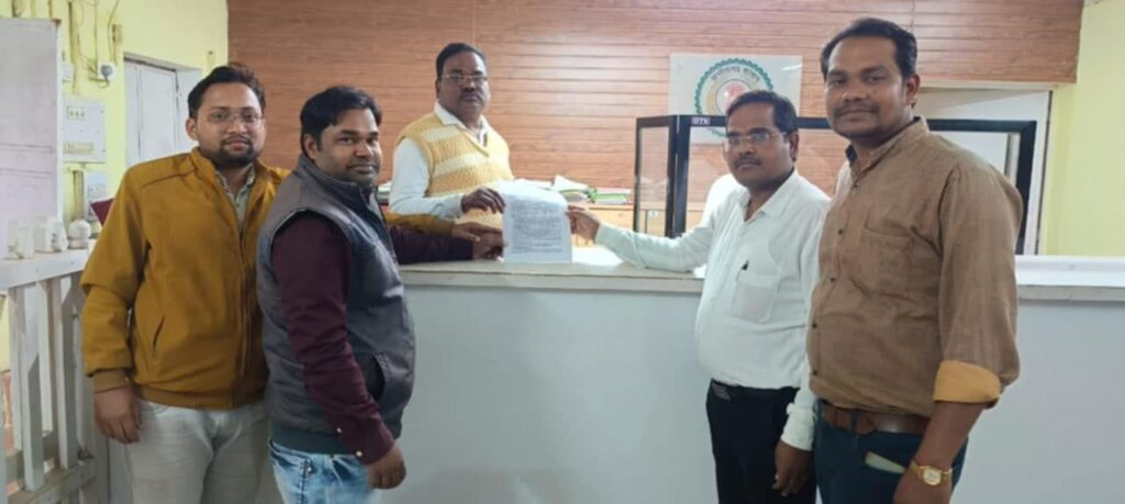 NRHM कर्मचारी करेंगे 25 दिसंबर को विरोध प्रदर्शन- छत्तीसगढ़ प्रदेश एनएचएम कर्मचारी संघ के आह्वान पर जिला शक्ति के एनएचएम संविदा कर्मचारियों ने एसडीएम को सौपा ज्ञापन, प्रदेश भर में अटल जी की जन्म जयंती सुशासन दिवस पर कर्मचारी करेंगे पुष्प अर्पित NRHM कर्मचारी करेंगे 25 दिसंबर को विरोध प्रदर्शन- छत्तीसगढ़ प्रदेश एनएचएम कर्मचारी संघ के आह्वान पर जिला शक्ति के एनएचएम संविदा कर्मचारियों ने एसडीएम को सौपा ज्ञापन, प्रदेश भर में अटल जी की जन्म जयंती सुशासन दिवस पर कर्मचारी करेंगे पुष्प अर्पित kshititech
