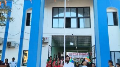 कमाल कर दिया लिटिल फ्लावर के बच्चों ने- कलेक्ट्रेट मैदान में आयोजित गणतंत्र दिवस के कार्यक्रम में लिटिल फ्लावर स्कूल के 120 विद्यार्थियों ने दी शानदार प्रस्तुति, जिला स्तरीय सांस्कृतिककार्यक्रम में लिटिल फ्लॉवर ने प्राप्त किया द्वितीय स्थान,विद्यालय में किया गया ध्वजारोहण kshititech