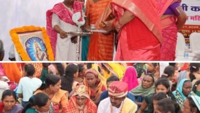 ऐतिहासिक रहा सामूहिक विवाह- 36 हजार रुपये प्रति जोड़ो को दिया गया सहायता राशि का चेक- शक्ति में हजारों लोगों ने उपस्थित होकर दिया नवयुगल जोड़ों को आशीर्वाद-मुख्यमंत्री कन्या विवाह योजना के अंतर्गत विधिवत मंत्रोच्चार के साथ 120 जोड़े बंधे परिणय सूत्र में, शक्ति के नंदेलीभाटा मैदान में 16 जनवरी को हुआ भव्य आयोजन, महिला बाल विकास विभाग ने किया था कार्यक्रम kshititech