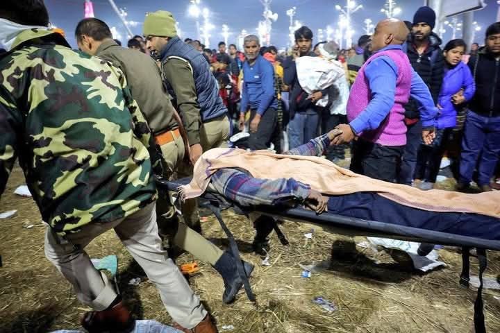 प्रयागराज महाकुंभ भगदड़ में 30 की मौत, 60 घायल, 17 घंटे बाद पुलिस ने कबूला,ढाई लाख वाहन फंसे हैं जाम में, 20 किलोमीटर लंबा है जाम, प्रशासन की अपील- संगम नोज पर ना जाए, जो नजदीक हो वहां करें स्नान प्रयागराज महाकुंभ भगदड़ में 30 की मौत, 60 घायल, 17 घंटे बाद पुलिस ने कबूला,ढाई लाख वाहन फंसे हैं जाम में, 20 किलोमीटर लंबा है जाम, प्रशासन की अपील- संगम नोज पर ना जाए, जो नजदीक हो वहां करें स्नान kshititech