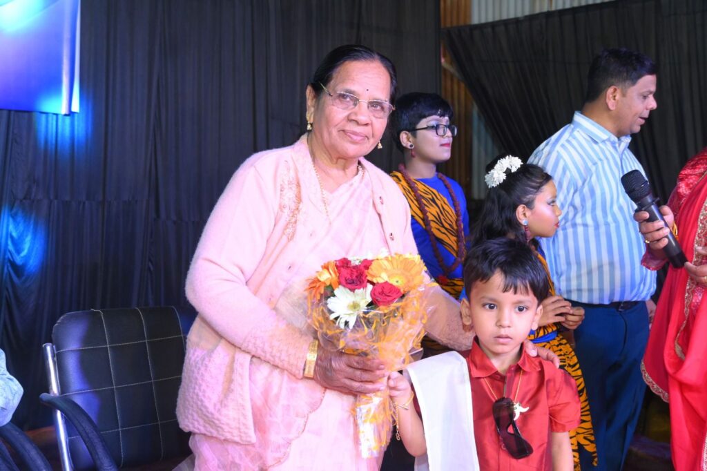 शक्ति के ब्लू बेल स्कूल के नन्हे- मुन्ने बच्चों की प्रस्तुति की हुई जमकर सराहना-पूर्व नगर पालिका अध्यक्ष श्यामसुंदर अग्रवाल ने कहा- छोटे-छोटे बच्चों के इस प्रस्तुतियों को देखकर याद आ गया अपना भी बाल्यकाल, ब्लू बेल स्कूल ने किया था प्रतिबिंब-5 का आयोजन शक्ति के ब्लू बेल स्कूल के नन्हे- मुन्ने बच्चों की प्रस्तुति की हुई जमकर सराहना-पूर्व नगर पालिका अध्यक्ष श्यामसुंदर अग्रवाल ने कहा- छोटे-छोटे बच्चों के इस प्रस्तुतियों को देखकर याद आ गया अपना भी बाल्यकाल, ब्लू बेल स्कूल ने किया था प्रतिबिंब-5 का आयोजन kshititech