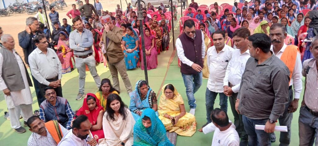 नगर पंचायत अड़भार में 6 जनवरी को करोड़ों रुपए के नए विकास कार्यों का हुआ भूमि पूजन, संयोगिता सिंह जूदेव एवं नगर पंचायत अध्यक्ष दिशु बनियाराम रात्रे ने कहा-अड़भार शहर में भाजपा सरकार कर रही तेजी से विकास, सीएमओ आनंद कुमार राय ने किया आगंतुकों का आभार नगर पंचायत अड़भार में 6 जनवरी को करोड़ों रुपए के नए विकास कार्यों का हुआ भूमि पूजन, संयोगिता सिंह जूदेव एवं नगर पंचायत अध्यक्ष दिशु बनियाराम रात्रे ने कहा-अड़भार शहर में भाजपा सरकार कर रही तेजी से विकास, सीएमओ आनंद कुमार राय ने किया आगंतुकों का आभार kshititech