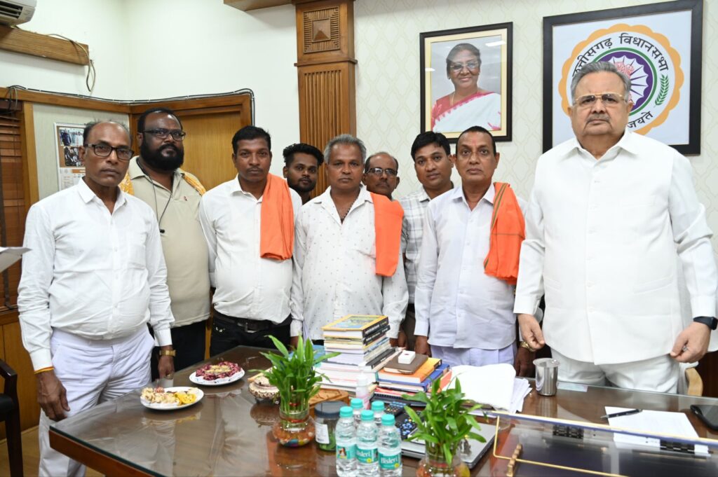 टेमर के नागरिक करेंगे बड़ा आंदोलन, जिला चिकित्सालय की जगह बदल जाने से ग्रामीणों में आक्रोश, ग्रामीणों ने कहा- पंचायत को नहीं है जिला चिकित्सालय बनने में आपत्ति,फिर प्रशासन क्यों नहीं चाह रहा बनाना, बड़े नेताओं को पहले ही दे चुके हैं ज्ञापन टेमर के नागरिक करेंगे बड़ा आंदोलन, जिला चिकित्सालय की जगह बदल जाने से ग्रामीणों में आक्रोश, ग्रामीणों ने कहा- पंचायत को नहीं है जिला चिकित्सालय बनने में आपत्ति,फिर प्रशासन क्यों नहीं चाह रहा बनाना, बड़े नेताओं को पहले ही दे चुके हैं ज्ञापन kshititech