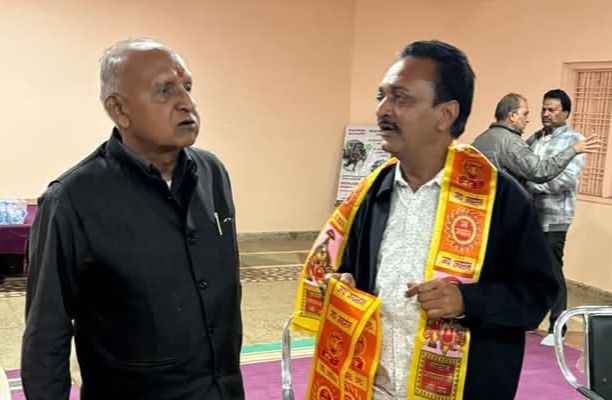 राजेंद्र अग्रवाल को मिली श्री अग्रोहा सेवा संघ चंद्रपुर परिक्षेत्र के नए अध्यक्ष की जिम्मेदारी, 2 जनवरी को सम्पन्न बैठक में हुआ निर्णय, सोमराज अग्रवाल के सफलतम कार्यकाल के लिए परिक्षेत्र सदस्यों ने किया आभार, अग्रवाल समाज की कई सभाओं को मिलाकर बना है एक संगठन राजेंद्र अग्रवाल को मिली श्री अग्रोहा सेवा संघ चंद्रपुर परिक्षेत्र के नए अध्यक्ष की जिम्मेदारी, 2 जनवरी को सम्पन्न बैठक में हुआ निर्णय, सोमराज अग्रवाल के सफलतम कार्यकाल के लिए परिक्षेत्र सदस्यों ने किया आभार, अग्रवाल समाज की कई सभाओं को मिलाकर बना है एक संगठन kshititech
