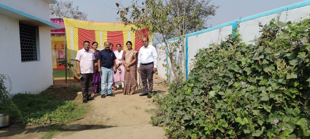 शक्ति DEO साहाब का सरकारी स्कूलों के प्राचार्यो को सख्त निर्देश- सजगता से करें बोर्ड परीक्षाओं की तैयारीया, स्वयं डीईओ साहब निकले स्कूलों के आकस्मिक निरीक्षण में, जिला शिक्षा अधिकारी चंद्रा ने कहा- 20 फरवरी से पूर्व दो बार विद्यार्थियों का करवाये पुनरावृत्ति अभ्यास शक्ति DEO साहाब का सरकारी स्कूलों के प्राचार्यो को सख्त निर्देश- सजगता से करें बोर्ड परीक्षाओं की तैयारीया, स्वयं डीईओ साहब निकले स्कूलों के आकस्मिक निरीक्षण में, जिला शिक्षा अधिकारी चंद्रा ने कहा- 20 फरवरी से पूर्व दो बार विद्यार्थियों का करवाये पुनरावृत्ति अभ्यास kshititech