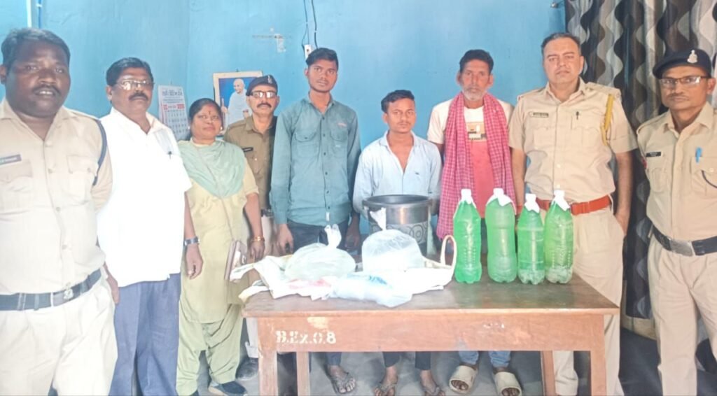 चुनाव की आचार संहिता में भी अवैध शराब का कारोबार, तीन अलग-अलग प्रकरणों में 26 लीटर अवैध शराब हुई जब्त, आचार संहिता में शराब के अ‌वैध कारोबार पर आबकारी वृत्त सक्ती में आबकारी टीम की बड़ी कार्रवाई kshititech