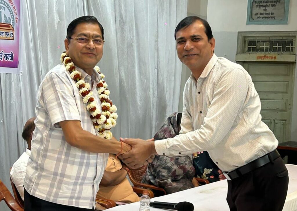 अग्रवंशी जनप्रतिनिधियों के लिए गौरवशाली क्षण- शक्ति में अग्रवाल समाज के नव निर्वाचित जनप्रतिनिधियों का हुआ सम्मान,अखिल भारतीय अग्रवाल सम्मेलन की शक्ति जिला इकाई ने किया था 24 फरवरी को आयोजन, नगर पालिका अध्यक्ष श्यामसुंदर अग्रवाल एवं पार्षद दीपा अग्रवाल का हुआ सम्मान अग्रवंशी जनप्रतिनिधियों के लिए गौरवशाली क्षण- शक्ति में अग्रवाल समाज के नव निर्वाचित जनप्रतिनिधियों का हुआ सम्मान,अखिल भारतीय अग्रवाल सम्मेलन की शक्ति जिला इकाई ने किया था 24 फरवरी को आयोजन, नगर पालिका अध्यक्ष श्यामसुंदर अग्रवाल एवं पार्षद दीपा अग्रवाल का हुआ सम्मान kshititech