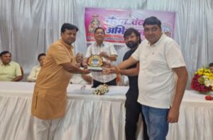 अग्रवंशी जनप्रतिनिधियों के लिए गौरवशाली क्षण- शक्ति में अग्रवाल समाज के नव निर्वाचित जनप्रतिनिधियों का हुआ सम्मान,अखिल भारतीय अग्रवाल सम्मेलन की शक्ति जिला इकाई ने किया था 24 फरवरी को आयोजन, नगर पालिका अध्यक्ष श्यामसुंदर अग्रवाल एवं पार्षद दीपा अग्रवाल का हुआ सम्मान अग्रवंशी जनप्रतिनिधियों के लिए गौरवशाली क्षण- शक्ति में अग्रवाल समाज के नव निर्वाचित जनप्रतिनिधियों का हुआ सम्मान,अखिल भारतीय अग्रवाल सम्मेलन की शक्ति जिला इकाई ने किया था 24 फरवरी को आयोजन, नगर पालिका अध्यक्ष श्यामसुंदर अग्रवाल एवं पार्षद दीपा अग्रवाल का हुआ सम्मान kshititech