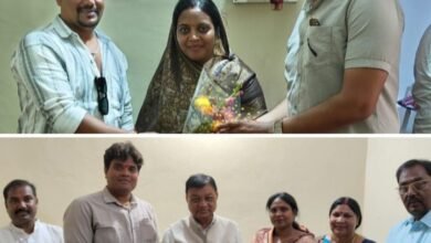 गोविंद देवांगन ने दी छुरी नगर पंचायत की नव निर्वाचित अध्यक्ष पद्मनी प्रीतम देवांगन को बधाई, शपथ ग्रहण समारोह में शामिल हुए गोविंद,छत्तीसगढ़ शासन के उद्योग मंत्री लखन लाल देवांगन से भी मिले गोविंद देवांगन, गोविंद ने छत्तीसगढ़ में भाजपा को निकाय चुनाव में मिली बड़ी जीत पर उद्योग मंत्री लखन लाल देवांगन को भी दी बधाई kshititech