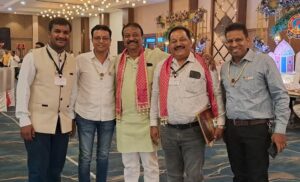 युगांतर नवम अधिवेशन-मारवाड़ी युवा मंच के प्रत्येक सदस्यों का बनेगा हेल्थ कार्ड- राष्ट्रीय अध्यक्ष सुरेश एम जैन ने कोरबा के प्रांतीय अधिवेशन में कारी घोषणा, 19 मार्च के अधिवेशन में प्रशांत गांधी की हुई ताजपोशी,निर्वित्तमान अध्यक्ष मनीष अग्रवाल के कार्यकाल के लिए मंच ने किया आभार, मनीष के ऐतिहासिक कार्यकाल के लिए मंच सदस्यों ने खड़े होकर किया आभार व्यक्त, वार्षिक पुरस्कारों का हुआ वितरण, मंच को मजबूत बनाने का लिया गया संकल्प, मंच की दर्री- जमनीपाली शाखा के आतिथ्य में था आयोजन युगांतर नवम अधिवेशन-मारवाड़ी युवा मंच के प्रत्येक सदस्यों का बनेगा हेल्थ कार्ड- राष्ट्रीय अध्यक्ष सुरेश एम जैन ने कोरबा के प्रांतीय अधिवेशन में कारी घोषणा, 19 मार्च के अधिवेशन में प्रशांत गांधी की हुई ताजपोशी,निर्वित्तमान अध्यक्ष मनीष अग्रवाल के कार्यकाल के लिए मंच ने किया आभार, मनीष के ऐतिहासिक कार्यकाल के लिए मंच सदस्यों ने खड़े होकर किया आभार व्यक्त, वार्षिक पुरस्कारों का हुआ वितरण, मंच को मजबूत बनाने का लिया गया संकल्प, मंच की दर्री- जमनीपाली शाखा के आतिथ्य में था आयोजन kshititech