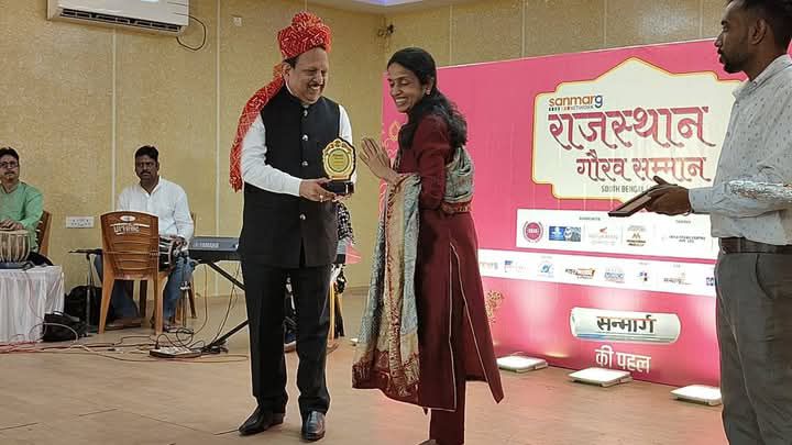 राजस्थान गौरव सम्मान से नवाजे गए अंतरराष्ट्रीय अग्रवाल सम्मेलन के अध्यक्ष राजकुमार मित्तल, 27 मार्च को आयोजित निजी मीडिया समूह के कार्यक्रम में दिया गया सम्मान, राजकुमार ने कहा- यह सम्मान पूरे सम्मेलन परिवार को समर्पित, देश के प्रतिष्ठित औद्योगिक घराने RKM ग्रुप के चैयरमैन भी हैं राजकुमार मित्तल राजस्थान गौरव सम्मान से नवाजे गए अंतरराष्ट्रीय अग्रवाल सम्मेलन के अध्यक्ष राजकुमार मित्तल, 27 मार्च को आयोजित निजी मीडिया समूह के कार्यक्रम में दिया गया सम्मान, राजकुमार ने कहा- यह सम्मान पूरे सम्मेलन परिवार को समर्पित, देश के प्रतिष्ठित औद्योगिक घराने RKM ग्रुप के चैयरमैन भी हैं राजकुमार मित्तल kshititech