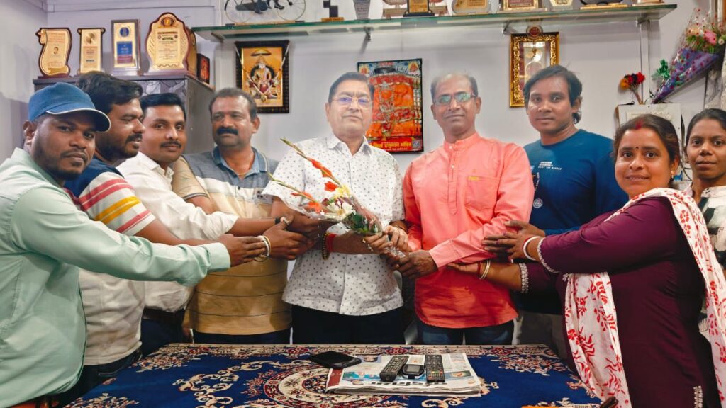 नगर पालिका अध्यक्ष श्यामसुंदर अग्रवाल ने की शक्ति जिले के कलेक्टर साहब एवं एसपी मैडम से मुलाकात, शहर के अग्रसेन चौक में श्री हनुमान सेवा परिवार की पहल पर लहराएगा सबसे ऊंचा राष्ट्रीय ध्वज नगर पालिका अध्यक्ष श्यामसुंदर अग्रवाल ने की शक्ति जिले के कलेक्टर साहब एवं एसपी मैडम से मुलाकात, शहर के अग्रसेन चौक में श्री हनुमान सेवा परिवार की पहल पर लहराएगा सबसे ऊंचा राष्ट्रीय ध्वज kshititech