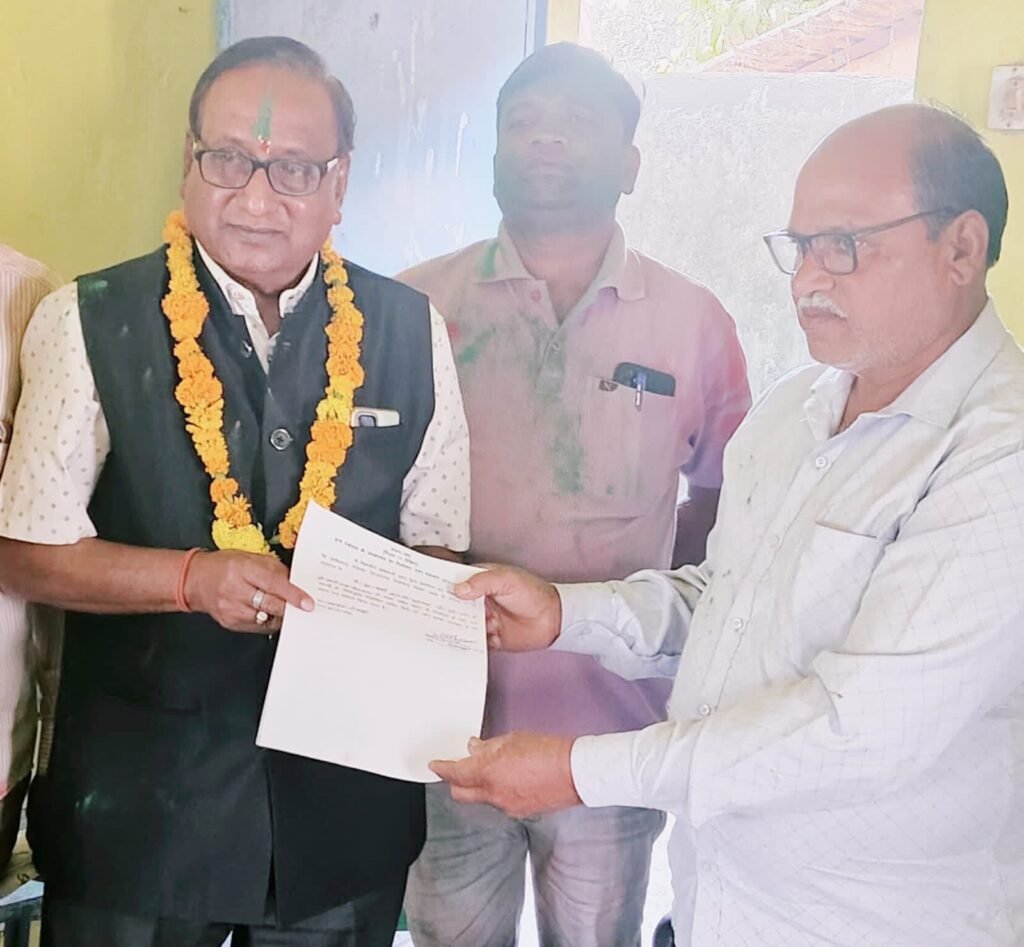 जनता के सच्चे सेवक पूनम चंद्र अग्रवाल- चौथी बार निर्विरोध उपसरपंच निर्वाचित होने का गौरव हासिल किया पूनम ने, सेवा सरकारी समिति के अध्यक्ष के साथ ही श्री गोपाल जी महाप्रभु एवं चंद्रहासिनी सार्वजनिक न्यास के फाउंडर ट्रस्टी भी हैं पूनम चंद्र अग्रवाल जनता के सच्चे सेवक पूनम चंद्र अग्रवाल- चौथी बार निर्विरोध उपसरपंच निर्वाचित होने का गौरव हासिल किया पूनम ने, सेवा सरकारी समिति के अध्यक्ष के साथ ही श्री गोपाल जी महाप्रभु एवं चंद्रहासिनी सार्वजनिक न्यास के फाउंडर ट्रस्टी भी हैं पूनम चंद्र अग्रवाल kshititech