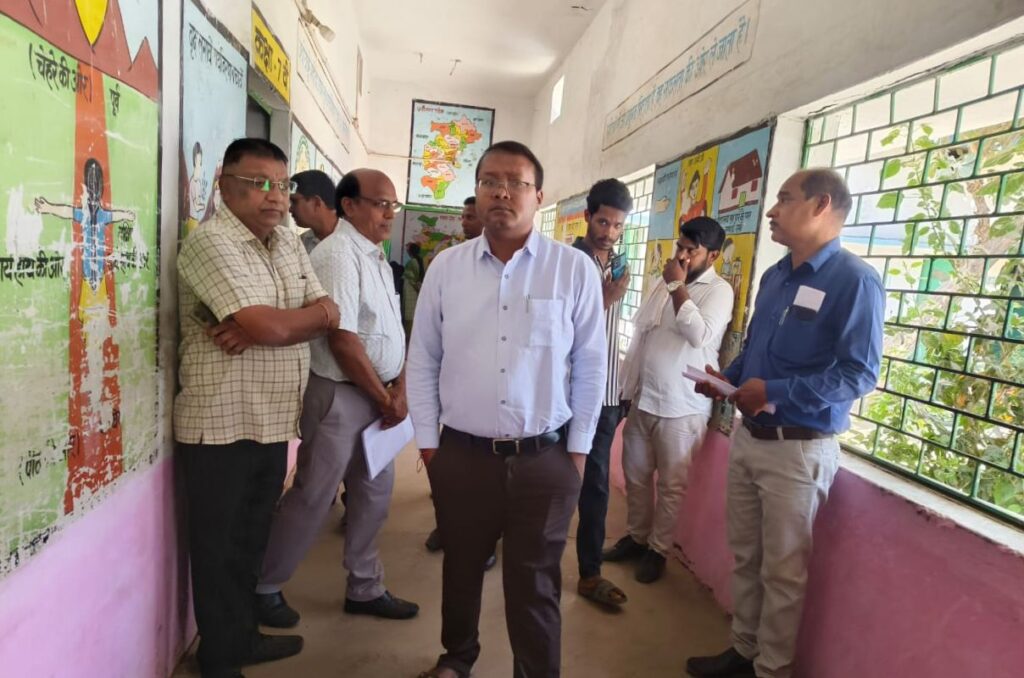 शक्ति जिले में चल रही बोर्ड परीक्षाओं का निरीक्षण किया कलेक्टर टोपनो साहब ने- कलेक्टर साहब ने पीएम श्री स्कूलों में भी पहुंचकर व्यवस्था का लिया जायजा, जिला शिक्षा अधिकारी चंद्रा भी रहे मौजूद, वृक्षारोपण भी किया कलेक्टर साहब ने,BEO शक्ति के पी राठौर ने भी किया बोर्ड परीक्षा का निरीक्षण शक्ति जिले में चल रही बोर्ड परीक्षाओं का निरीक्षण किया कलेक्टर टोपनो साहब ने- कलेक्टर साहब ने पीएम श्री स्कूलों में भी पहुंचकर व्यवस्था का लिया जायजा, जिला शिक्षा अधिकारी चंद्रा भी रहे मौजूद, वृक्षारोपण भी किया कलेक्टर साहब ने,BEO शक्ति के पी राठौर ने भी किया बोर्ड परीक्षा का निरीक्षण kshititech