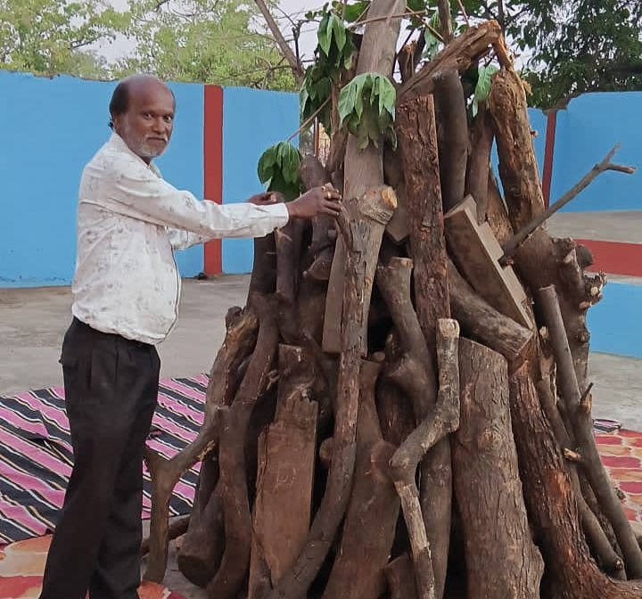 मारवाड़ी समाज शक्ति द्वारा होलीका दहन को लेकर तैयारियां पूर्ण, शहर के अग्रसेन चौक स्थित माता मणि स्थल एवं बुधवारी बाजार स्थित सोसायटी चौक के पास सहित अनेको स्थान पर होगी होलिका माता की पूजा अर्चना एवं दहन कार्यक्रम, राजू देवकरण एवं सुंदर कथूरिया ने दी जानकारी kshititech