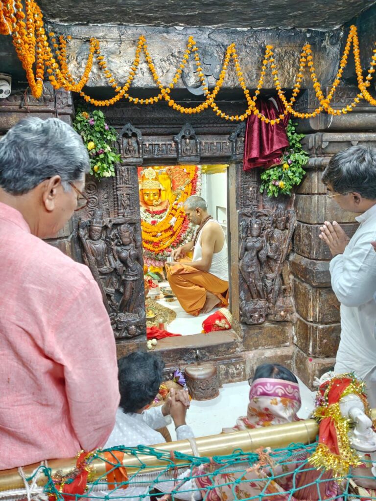 जननायक की जन्म जयंती-हर खेत को पानी, हर हाथ को काम, यही था बाबूजी का सपना- बाबूजी ने करी हसदेव बांगो कैनाल को शक्ति में लाने की पहल-डॉ.चरण दास महंत, 1 अप्रैल को बाबूजी जननायक बिसाहू दास महंत की जन्म जयंती पर नेता प्रतिपक्ष महंत सहित सांसद ज्योत्सना एवं कांग्रेस नेताओं ने दी उन्हें पुष्पांजलि, महंत ने कहीं बड़ी बात- महंत ने कहा बाबूजी के सपनों को पूरा करने के लिए ही मैंने भी रखा राजनीति में कदम जननायक की जन्म जयंती-हर खेत को पानी, हर हाथ को काम, यही था बाबूजी का सपना- बाबूजी ने करी हसदेव बांगो कैनाल को शक्ति में लाने की पहल-डॉ.चरण दास महंत, 1 अप्रैल को बाबूजी जननायक बिसाहू दास महंत की जन्म जयंती पर नेता प्रतिपक्ष महंत सहित सांसद ज्योत्सना एवं कांग्रेस नेताओं ने दी उन्हें पुष्पांजलि, महंत ने कहीं बड़ी बात- महंत ने कहा बाबूजी के सपनों को पूरा करने के लिए ही मैंने भी रखा राजनीति में कदम kshititech