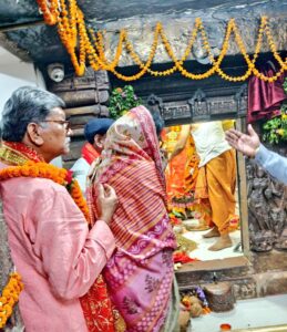 जननायक की जन्म जयंती-हर खेत को पानी, हर हाथ को काम, यही था बाबूजी का सपना- बाबूजी ने करी हसदेव बांगो कैनाल को शक्ति में लाने की पहल-डॉ.चरण दास महंत, 1 अप्रैल को बाबूजी जननायक बिसाहू दास महंत की जन्म जयंती पर नेता प्रतिपक्ष महंत सहित सांसद ज्योत्सना एवं कांग्रेस नेताओं ने दी उन्हें पुष्पांजलि, महंत ने कहीं बड़ी बात- महंत ने कहा बाबूजी के सपनों को पूरा करने के लिए ही मैंने भी रखा राजनीति में कदम जननायक की जन्म जयंती-हर खेत को पानी, हर हाथ को काम, यही था बाबूजी का सपना- बाबूजी ने करी हसदेव बांगो कैनाल को शक्ति में लाने की पहल-डॉ.चरण दास महंत, 1 अप्रैल को बाबूजी जननायक बिसाहू दास महंत की जन्म जयंती पर नेता प्रतिपक्ष महंत सहित सांसद ज्योत्सना एवं कांग्रेस नेताओं ने दी उन्हें पुष्पांजलि, महंत ने कहीं बड़ी बात- महंत ने कहा बाबूजी के सपनों को पूरा करने के लिए ही मैंने भी रखा राजनीति में कदम kshititech