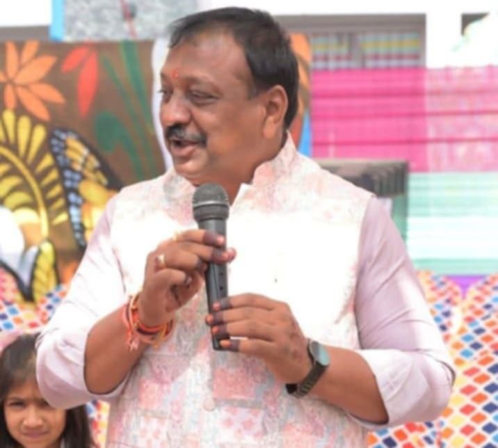 जमीन घोटाले की जांच एक महीने में एक कदम भी आगे नहीं बढ़ी- कन्हैया,EOW को अब तक नहीं सौंपा गया प्रकरण,CBI जांच से इसीलिए था परहेज, हाई सिक्योरिटी नंबर प्लेट को लेकर कन्हैया अग्रवाल का बड़ा बयान- कहां वसूली का माध्यम है यह आदेश, शासन को वार्ड स्तर पर लगाने चाहिए नंबर प्लेट लगाने के लिए शिविर kshititech