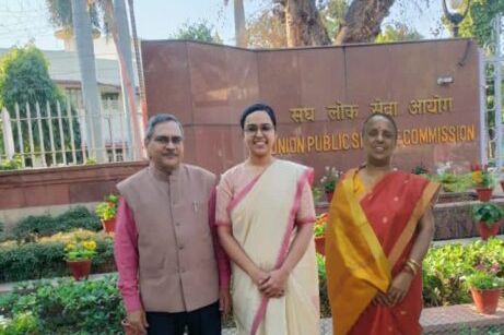 अंतर्राष्ट्रीय अग्रवाल सम्मेलन परिवार के सदस्यों के मेधावी बच्चों ने यूपीएससी की परीक्षा में करी सफलता अर्जित, रायपुर की पूर्वा अग्रवाल एवं लुधियाना की मुदिता बंसल ने किया अग्रकुल को गौरवन्नित, अंतरराष्ट्रीय अध्यक्ष राजकुमार मित्तल ने सभी बच्चों को दी बधाई एवं आशीर्वाद, मित्तल ने कहा- प्रशासनिक क्षेत्र की सर्वोच्च परीक्षा में अग्रकुल की शानदार सफलता हम सभी के लिए प्रसन्नता की बात अंतर्राष्ट्रीय अग्रवाल सम्मेलन परिवार के सदस्यों के मेधावी बच्चों ने यूपीएससी की परीक्षा में करी सफलता अर्जित, रायपुर की पूर्वा अग्रवाल एवं लुधियाना की मुदिता बंसल ने किया अग्रकुल को गौरवन्नित, अंतरराष्ट्रीय अध्यक्ष राजकुमार मित्तल ने सभी बच्चों को दी बधाई एवं आशीर्वाद, मित्तल ने कहा- प्रशासनिक क्षेत्र की सर्वोच्च परीक्षा में अग्रकुल की शानदार सफलता हम सभी के लिए प्रसन्नता की बात kshititech
